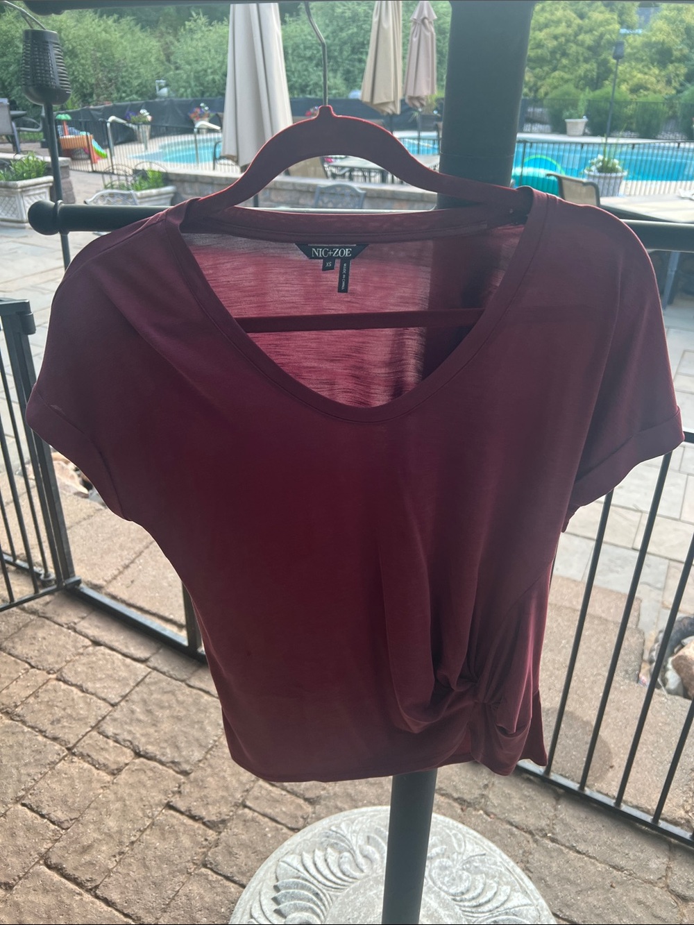 NIC+ZOE Burgundy Short Sleeve Knot-Front V-Neck Top